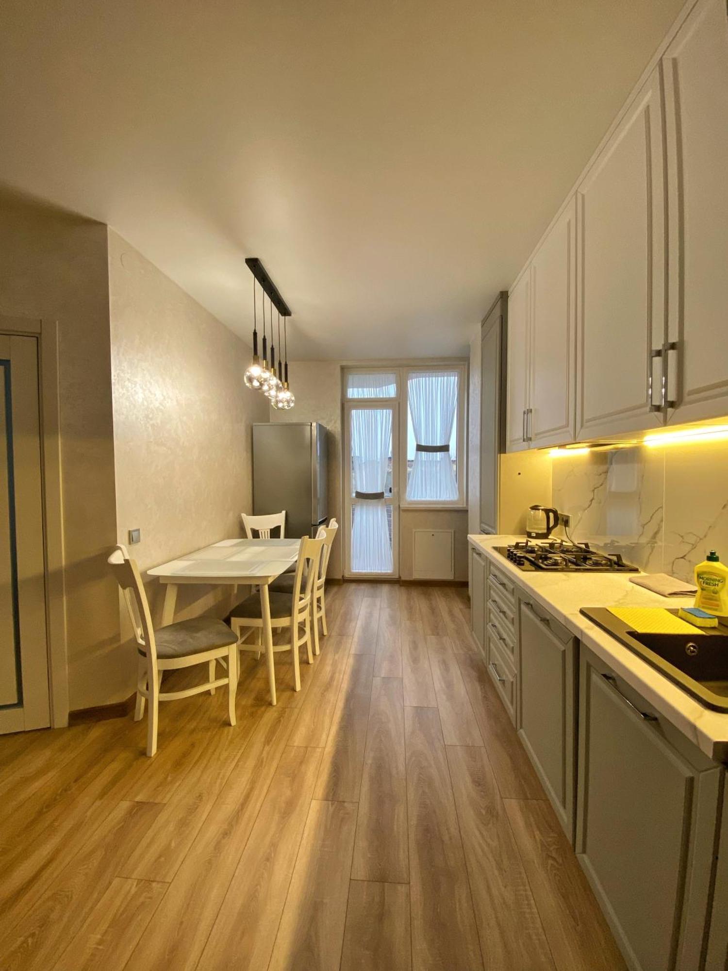 Apartamento Apatrment In Khmelnytsky Street Natasha Leópolis Exterior foto
