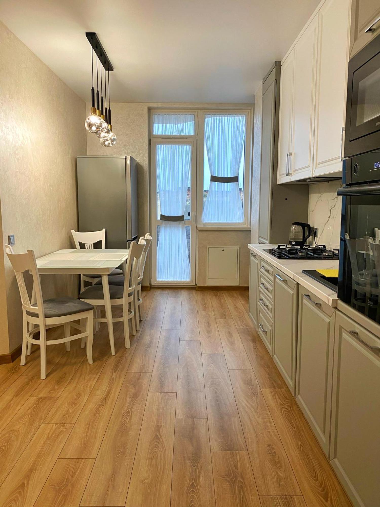 Apartamento Apatrment In Khmelnytsky Street Natasha Leópolis Exterior foto