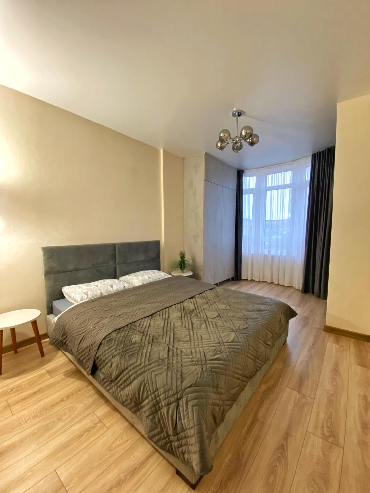 Apartamento Apatrment In Khmelnytsky Street Natasha Leópolis Exterior foto